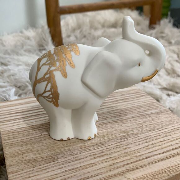 Lenox Everyday Wishes Good
Fortune Elephant - Picture 1 of 16